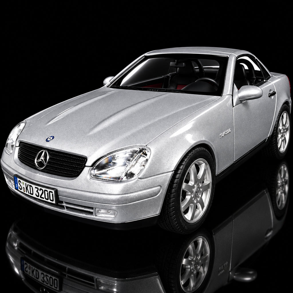 Maisto vintage  silver 1:18 scale 1996 Mercedes-Benz SLK 230