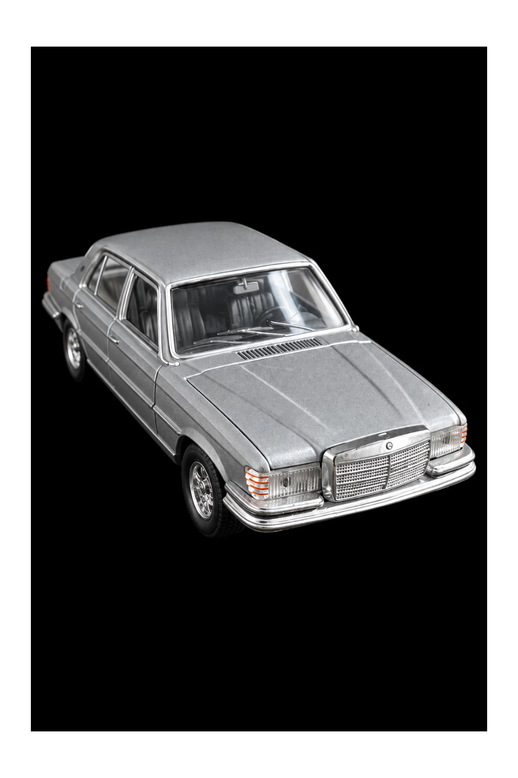 Burago 1:24 scale Vintage Mercedes 450 SEL Made in Italy